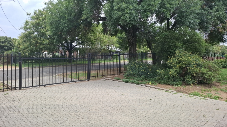 3 Bedroom Property for Sale in Kroonheuwel Free State